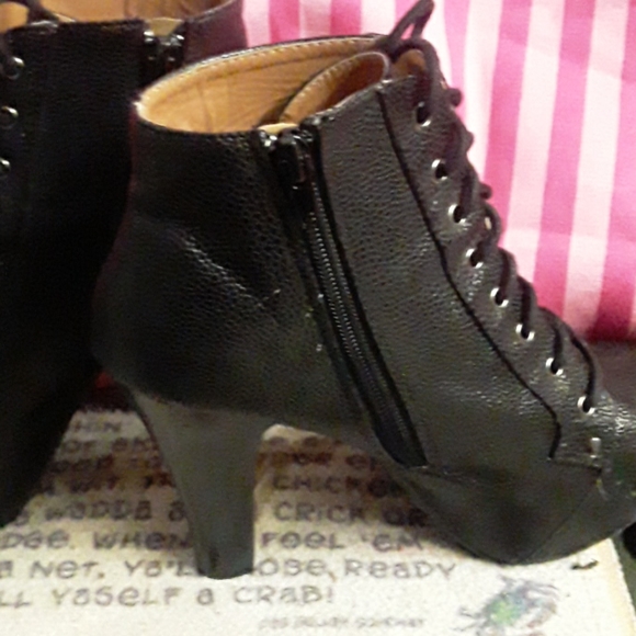 Charlotte russe chunky heel boots - Picture 2 of 7